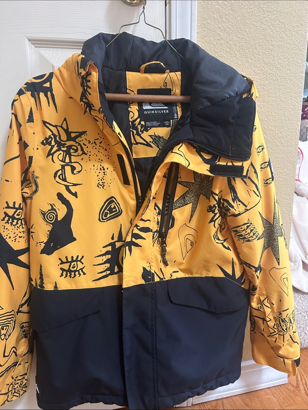 Quiksilver Yellow and Black Graphic Ski Jacket